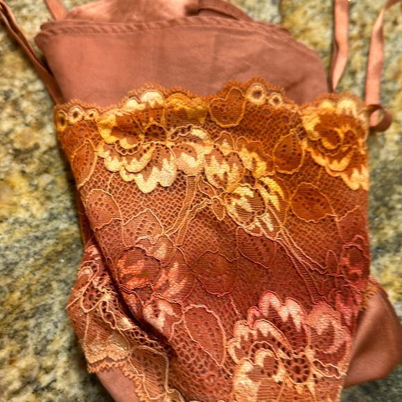 Banana Republic orange satin and lace top - Picture 3 of 3